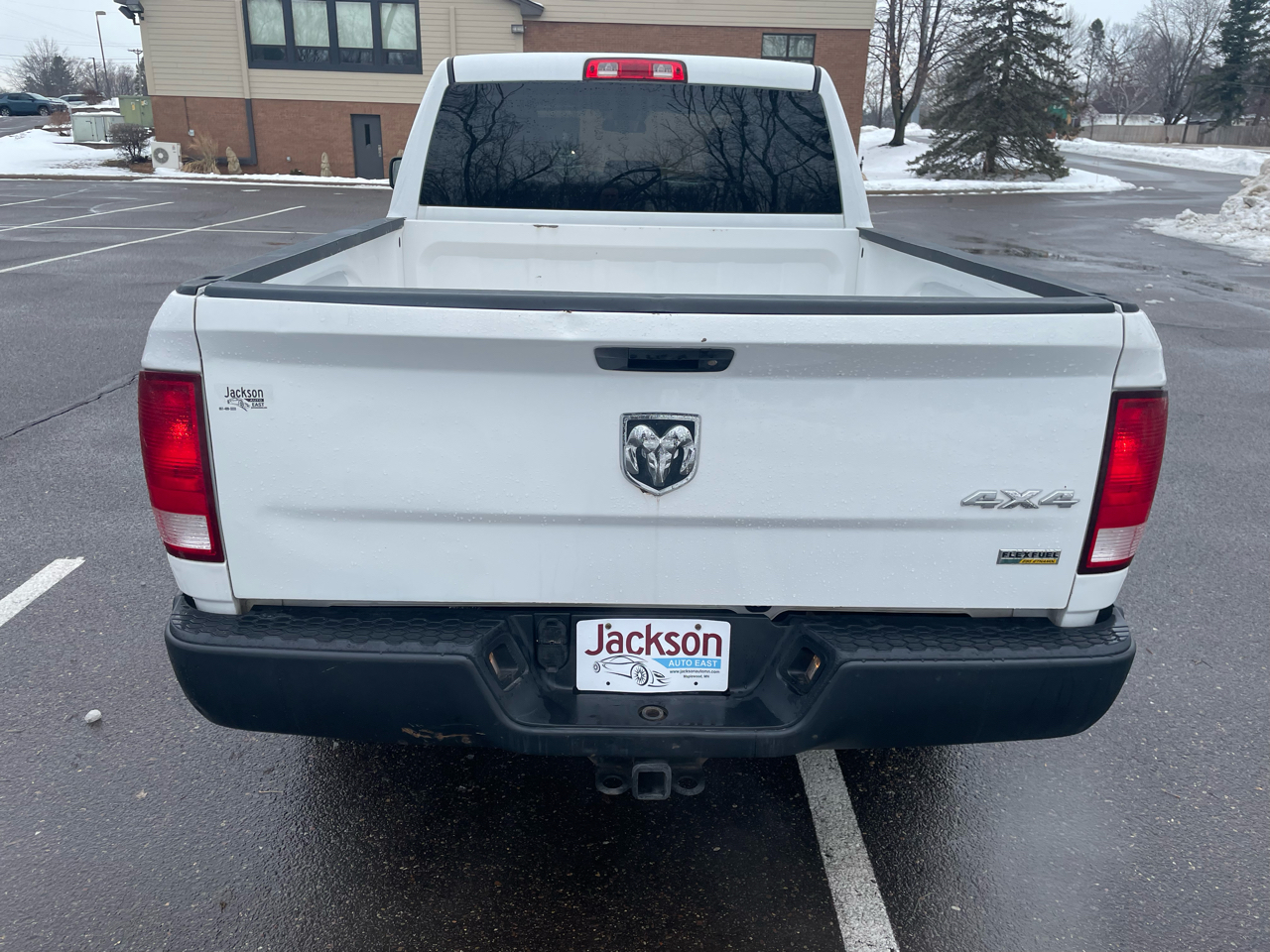 RAM 1500 4WD Quad Cab 140.5" Tradesman 2015