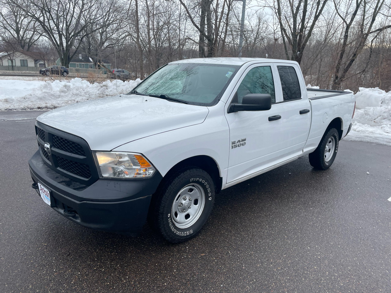 RAM 1500 4WD Quad Cab 140.5" Tradesman 2015