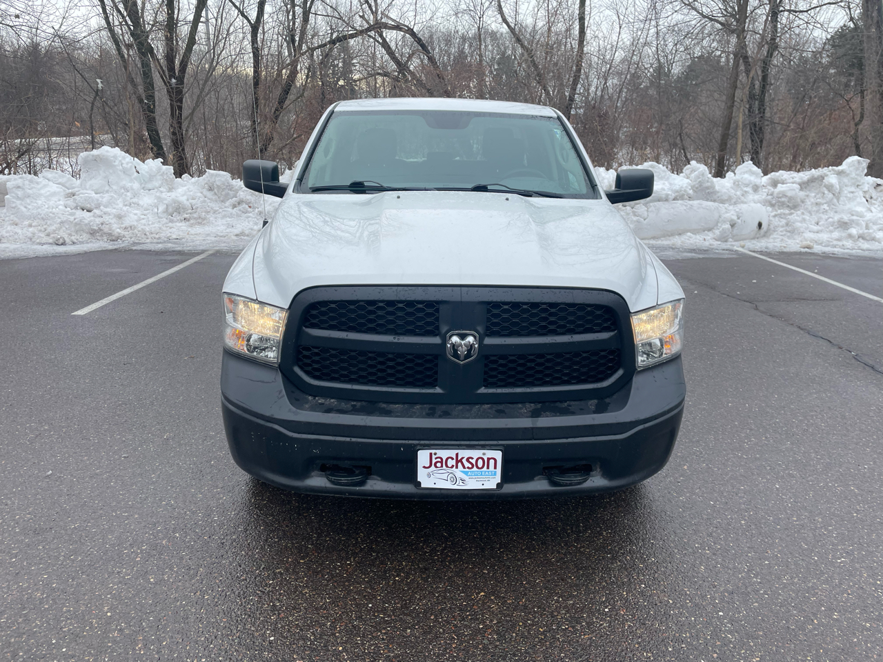 RAM 1500 4WD Quad Cab 140.5" Tradesman 2015