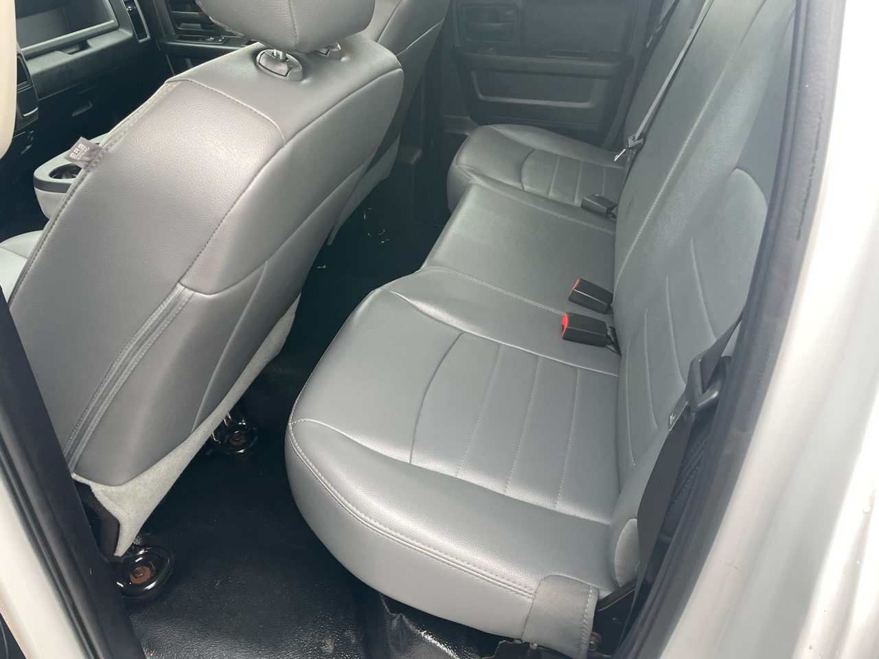 RAM 1500 4WD Quad Cab 140.5" Tradesman 2015