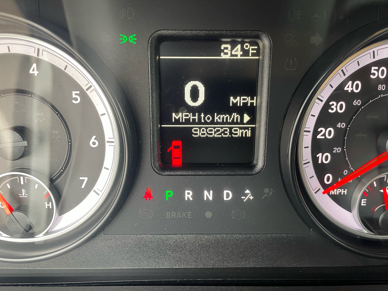 RAM 1500 4WD Quad Cab 140.5" Tradesman 2015