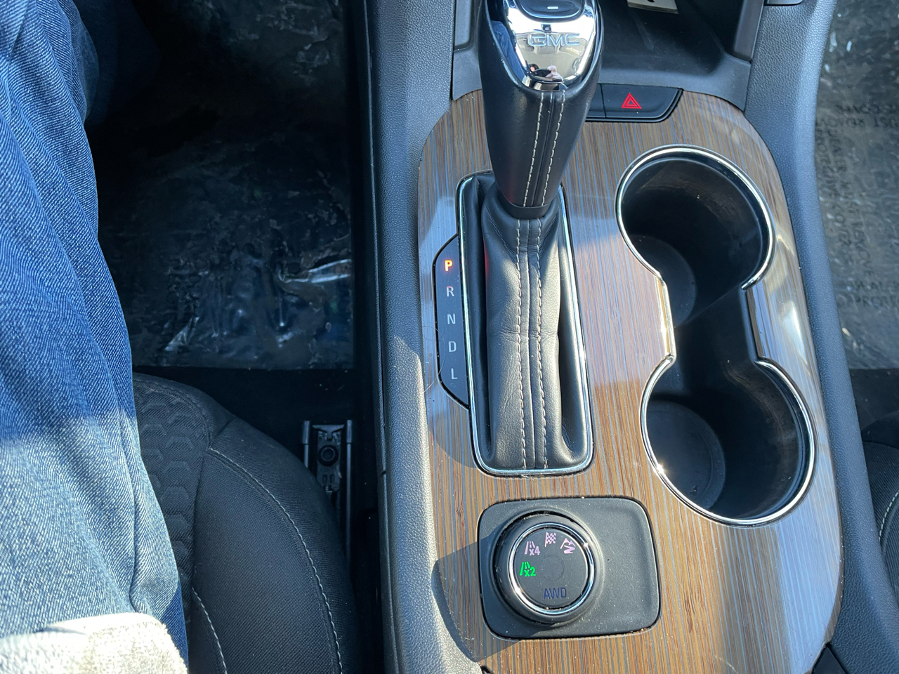 GMC Acadia AWD 4dr SLE w/SLE-2 2019