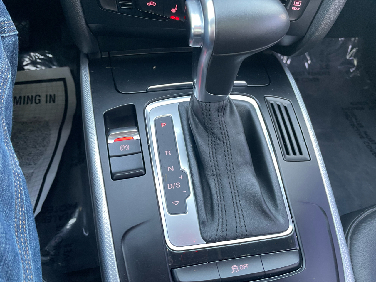 Audi A4 4dr Sdn Auto quattro 2.0T Premium 2014