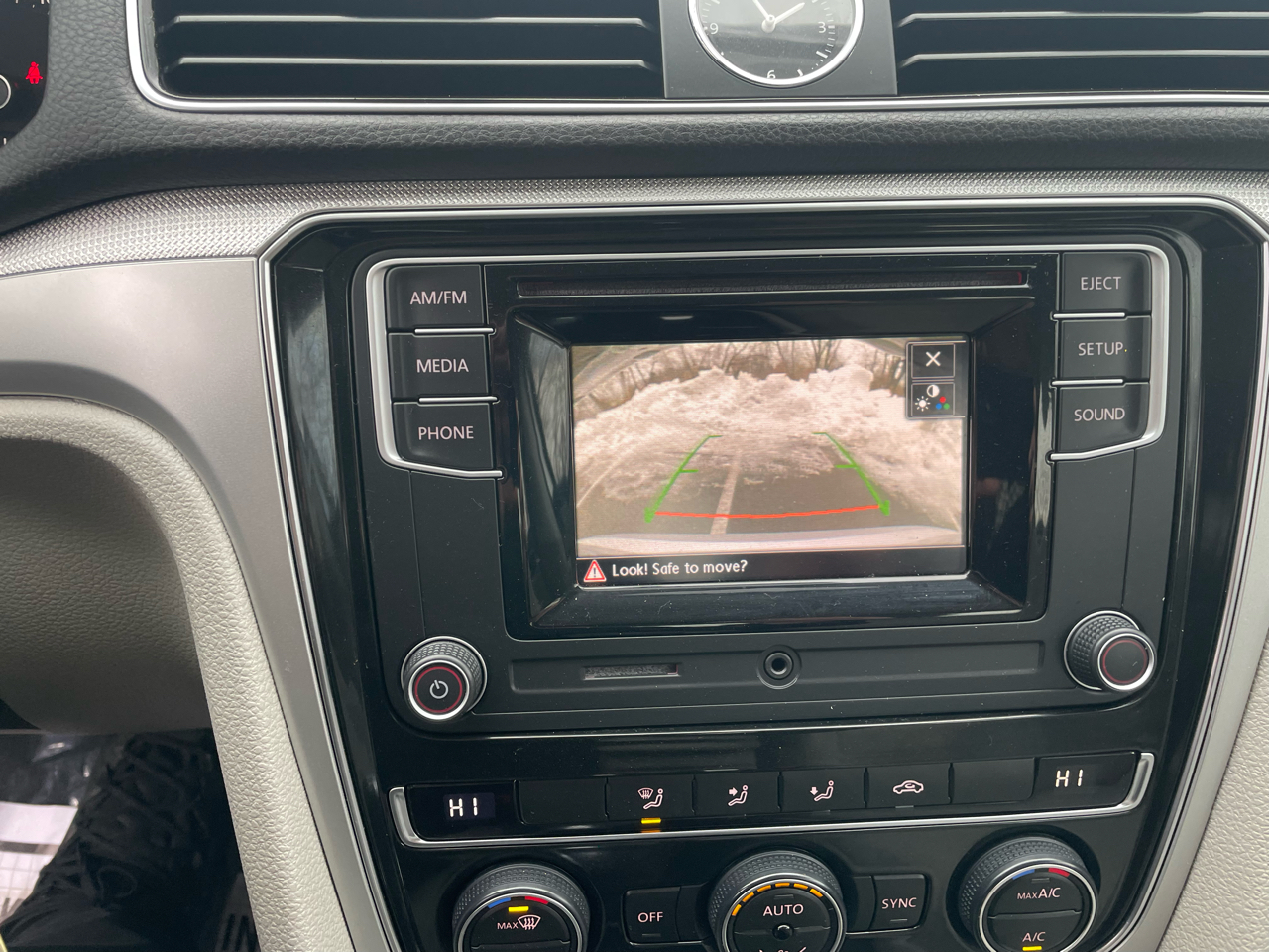 Volkswagen Passat 4dr Sdn 1.8T Auto S PZEV 2016