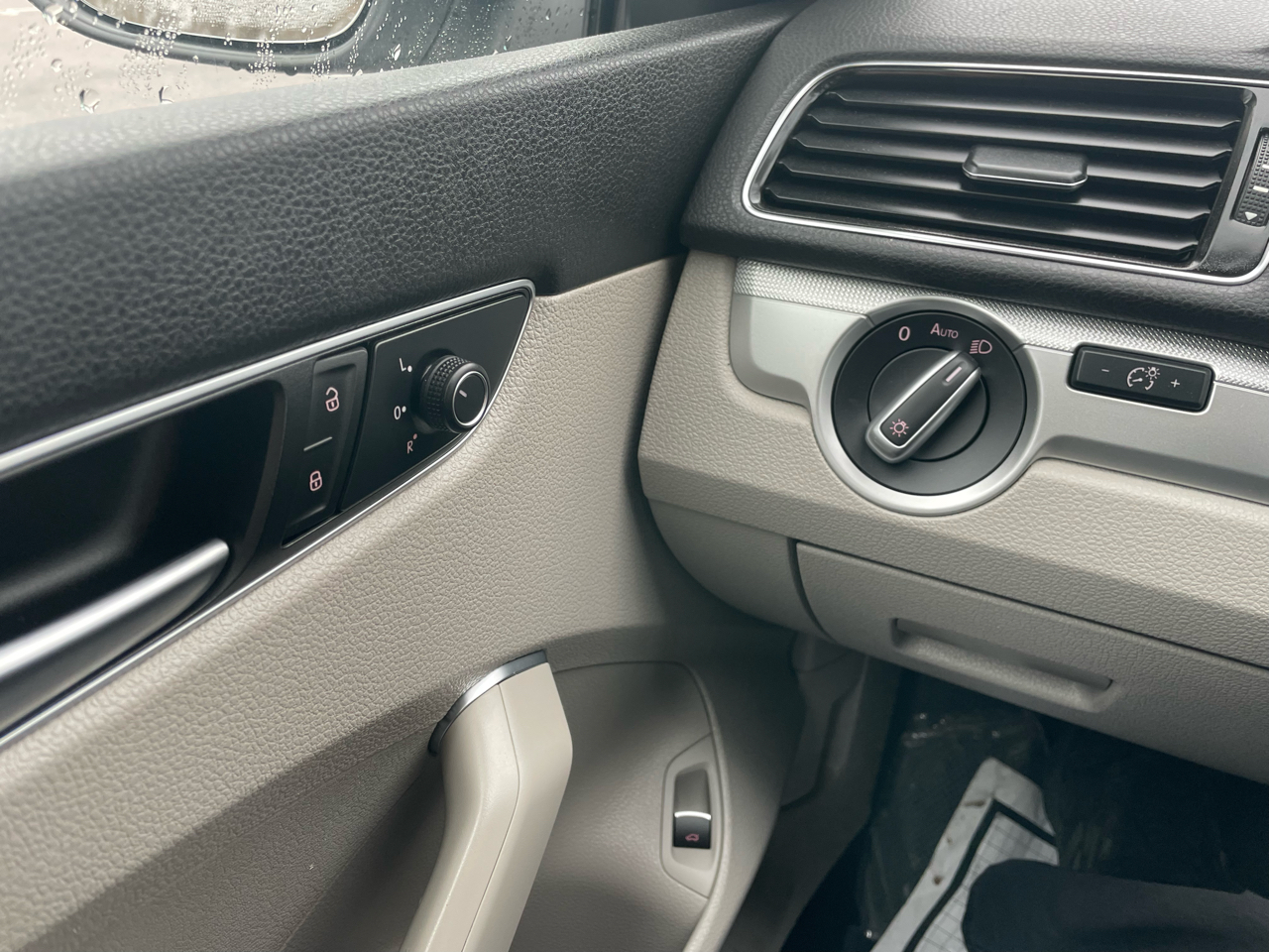 Volkswagen Passat 4dr Sdn 1.8T Auto S PZEV 2016