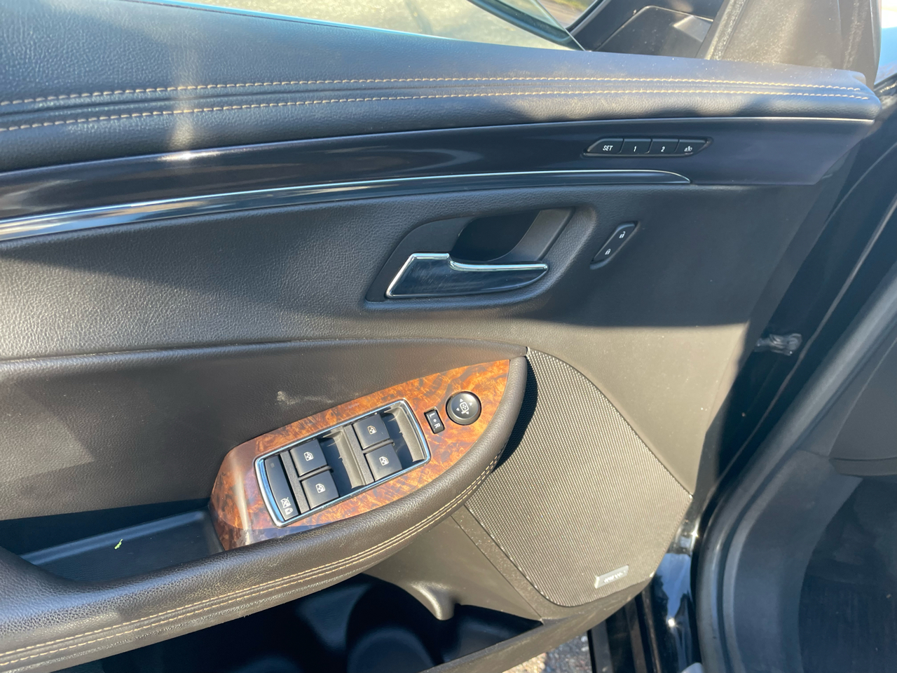 2014 Chevrolet Impala LTZ photo 3