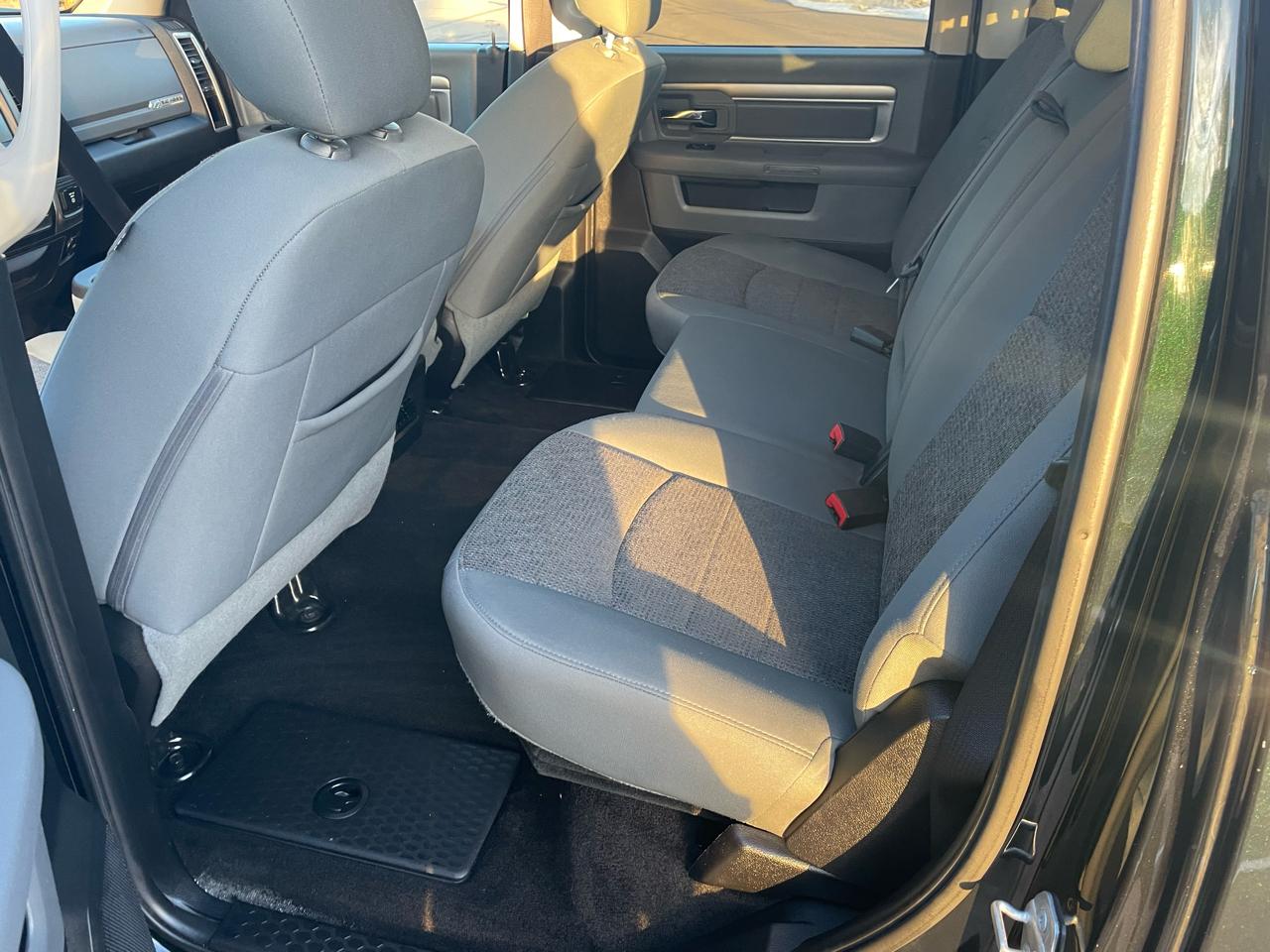 RAM 1500 4WD Crew Cab 140.5" Big Horn 2016