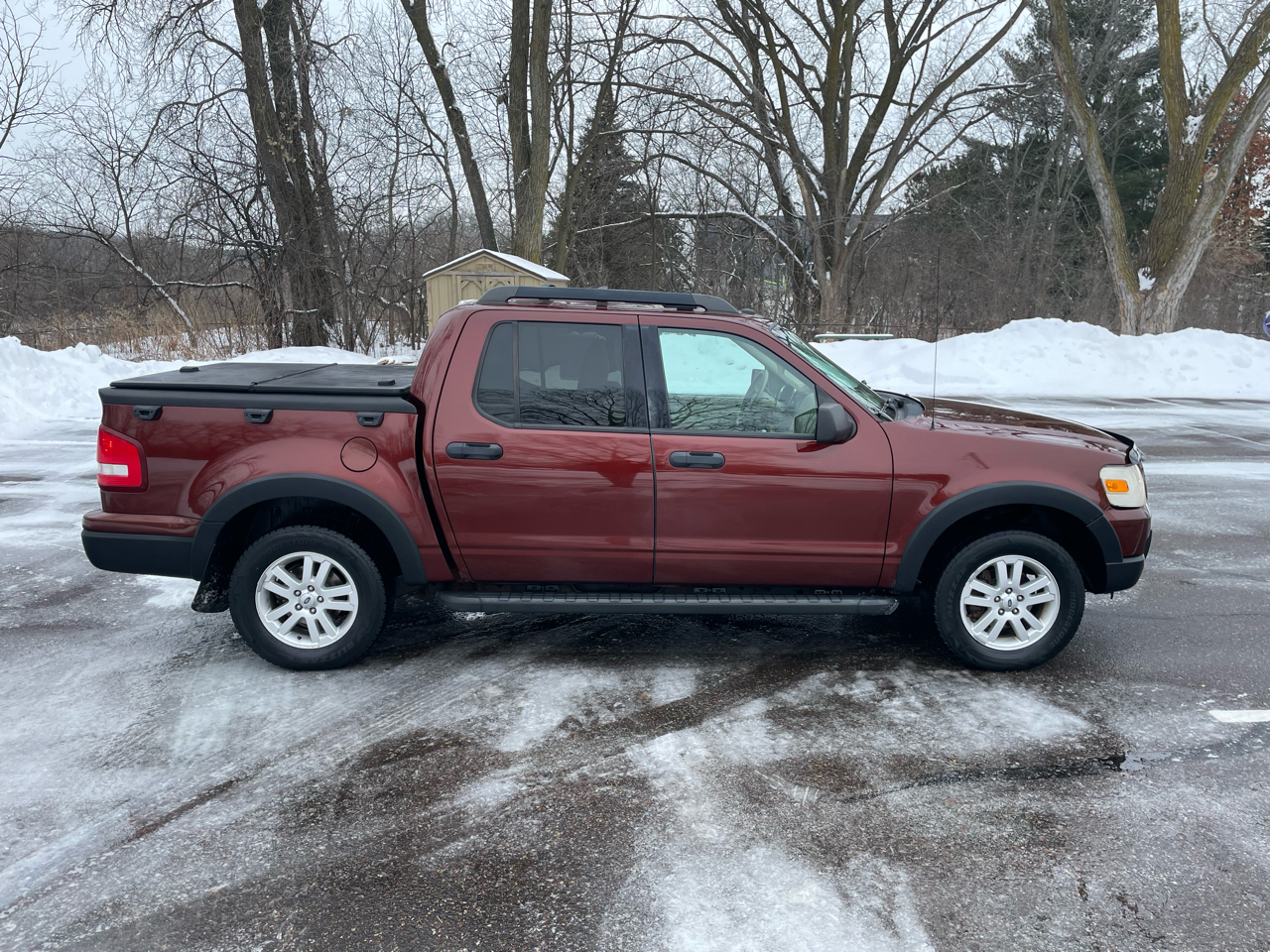 Ford Explorer Sport Trac 4WD 4dr XLT 2010