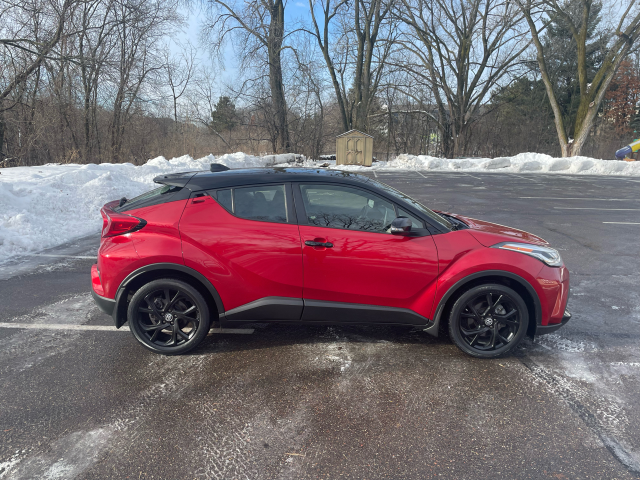 Toyota C-HR Nightshade FWD (Natl) 2021