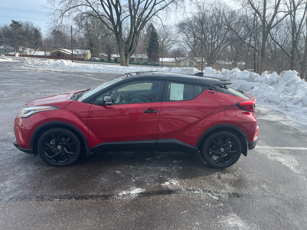 Toyota C-HR Nightshade FWD (Natl) 2021