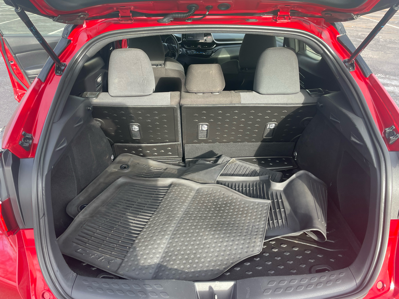 Toyota C-HR Nightshade FWD (Natl) 2021