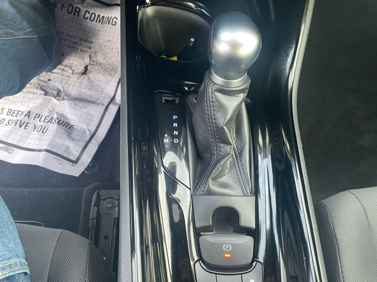 Toyota C-HR Nightshade FWD (Natl) 2021