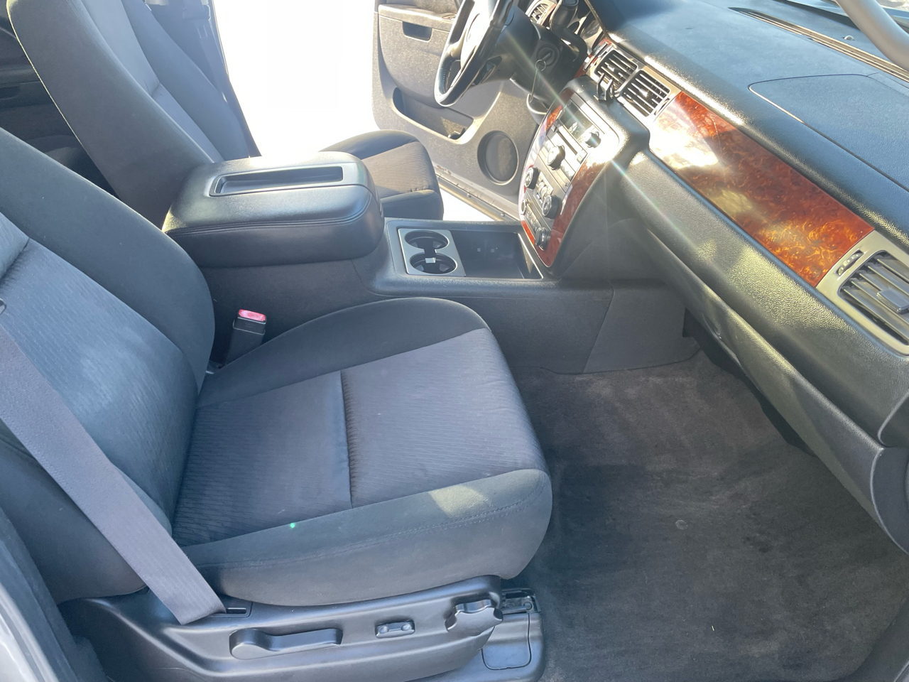 Chevrolet Avalanche 4WD Crew Cab LS 2012