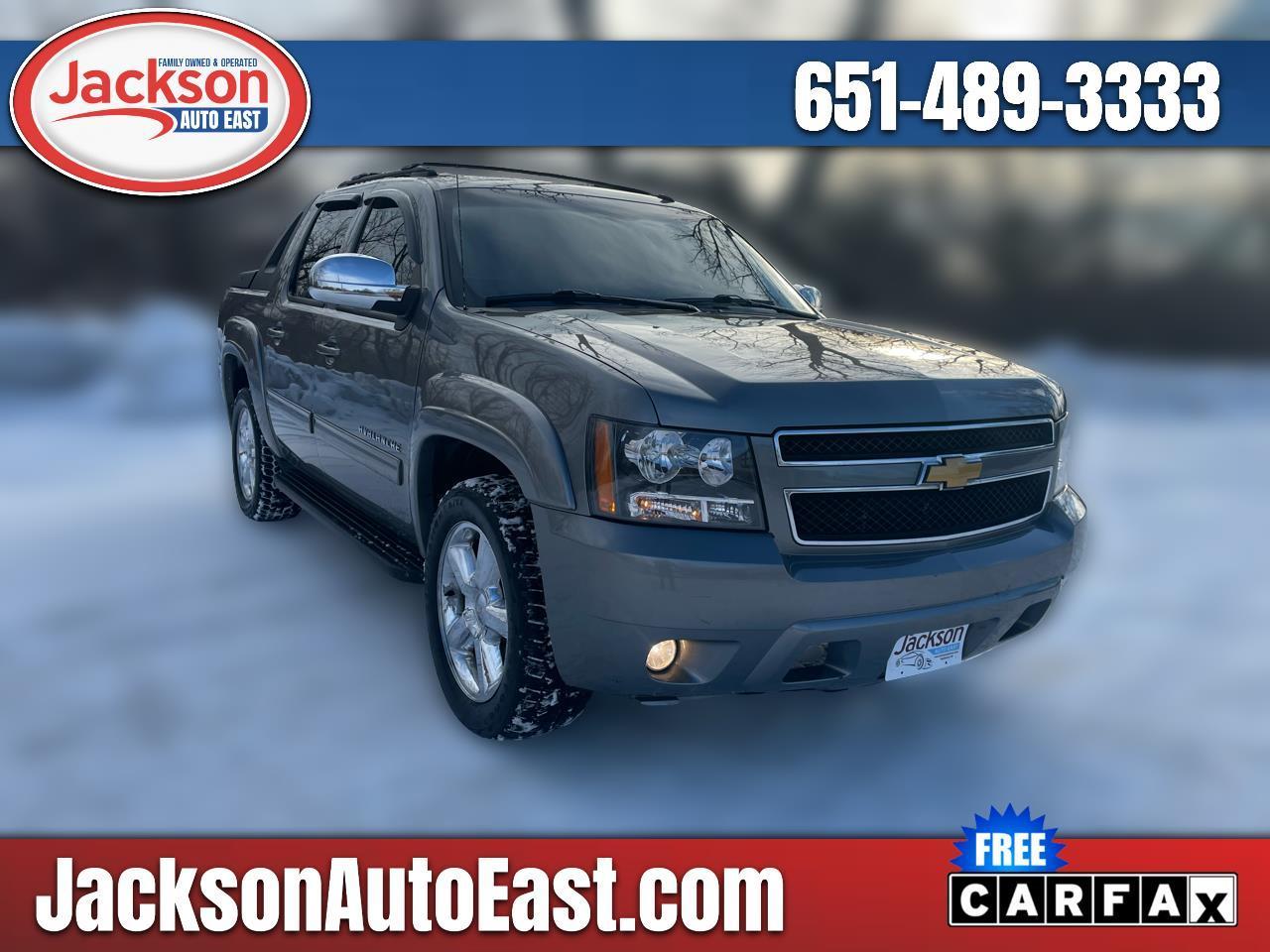 2012 Chevrolet Avalanche 4WD Crew Cab LS