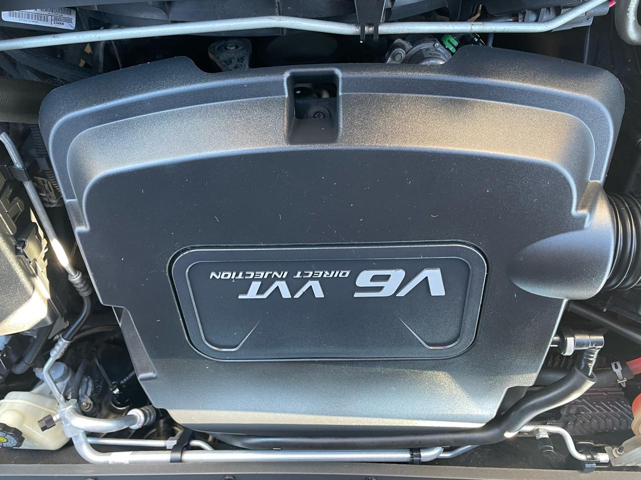 GMC Canyon 4WD Crew Cab 140.5" SLT 2015