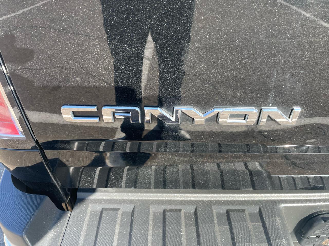 GMC Canyon 4WD Crew Cab 140.5" SLT 2015