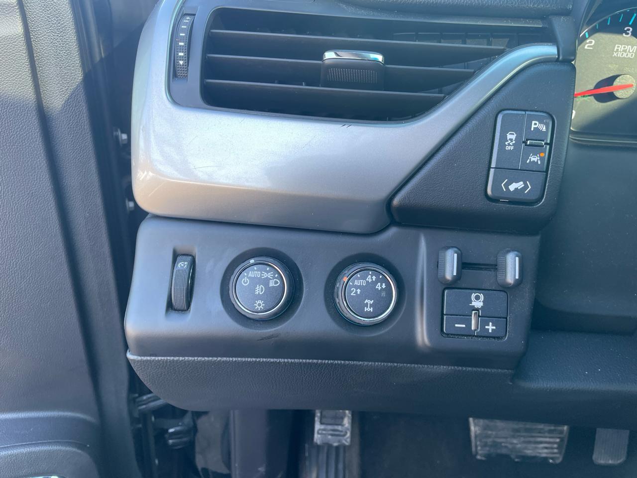 Chevrolet Tahoe 4WD 4dr LT 2016