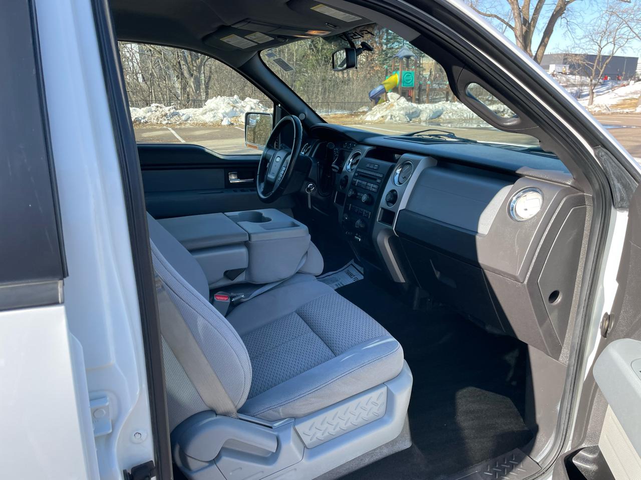 Ford F-150 4WD SuperCrew 145" Platinum 2012