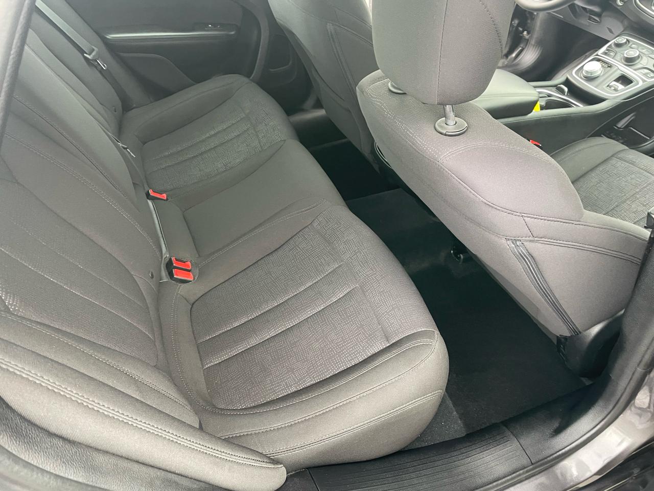 Chrysler 200 4dr Sdn Limited FWD 2015