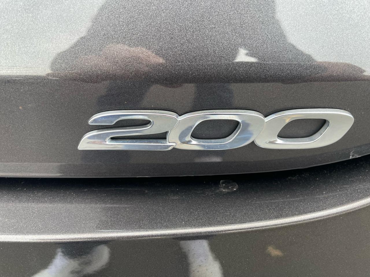 Chrysler 200 4dr Sdn Limited FWD 2015