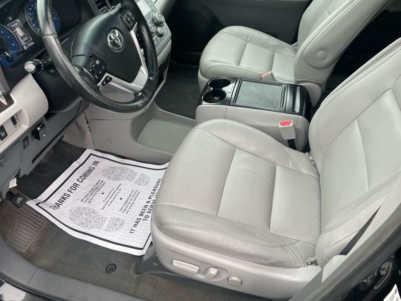 Toyota Sienna 5dr 8-Pass Van XLE Premium FWD (Natl) 2015