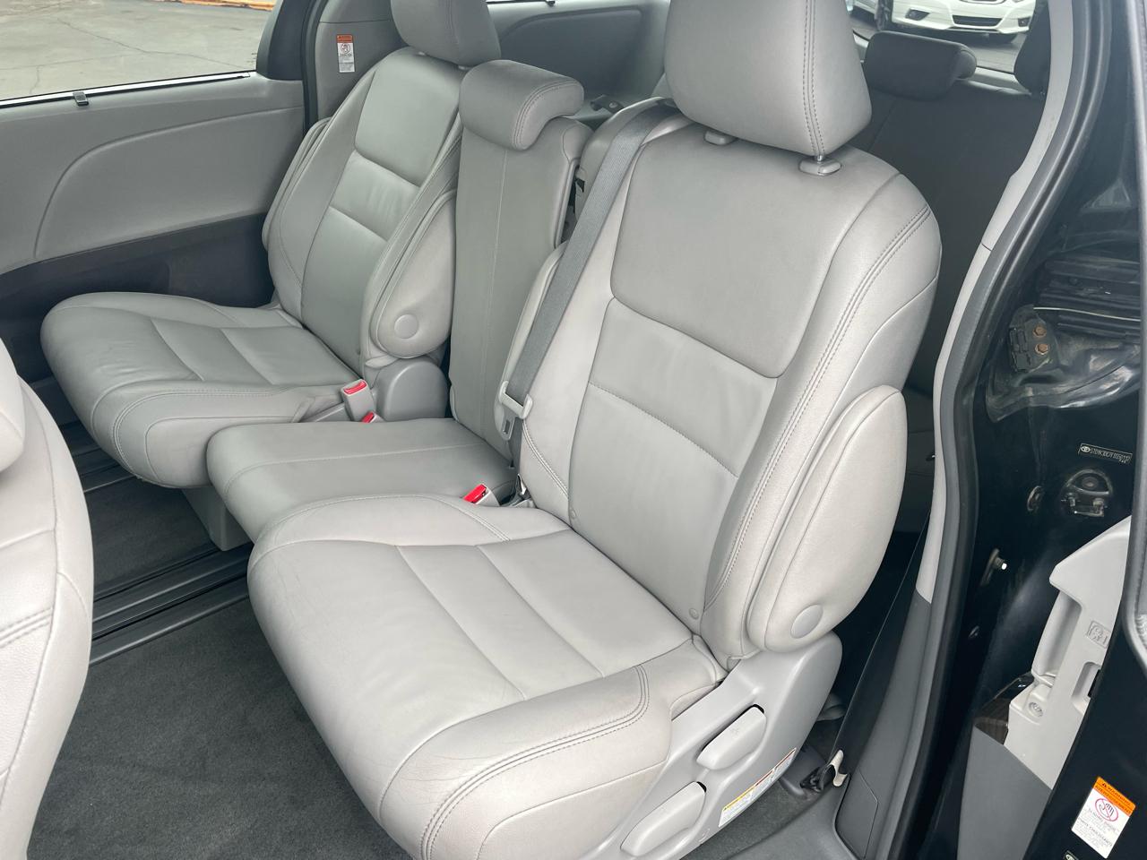 Toyota Sienna 5dr 8-Pass Van XLE Premium FWD (Natl) 2015