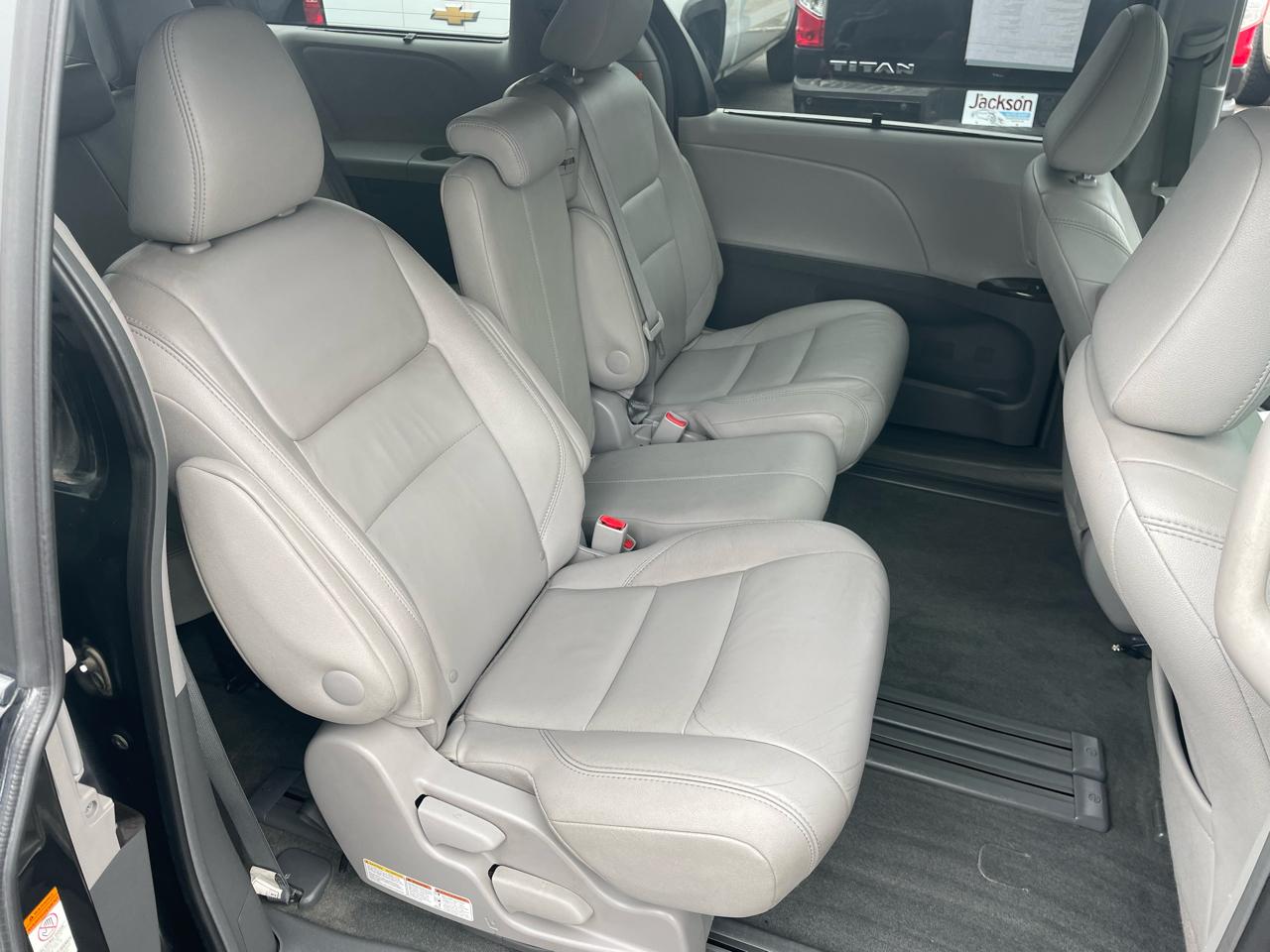 Toyota Sienna 5dr 8-Pass Van XLE Premium FWD (Natl) 2015