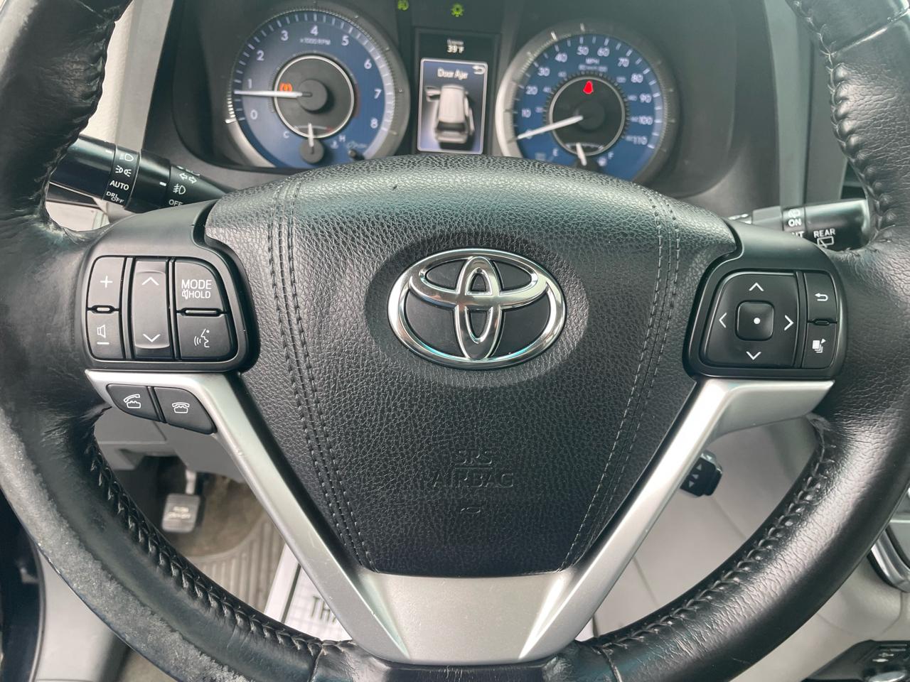 Toyota Sienna 5dr 8-Pass Van XLE Premium FWD (Natl) 2015