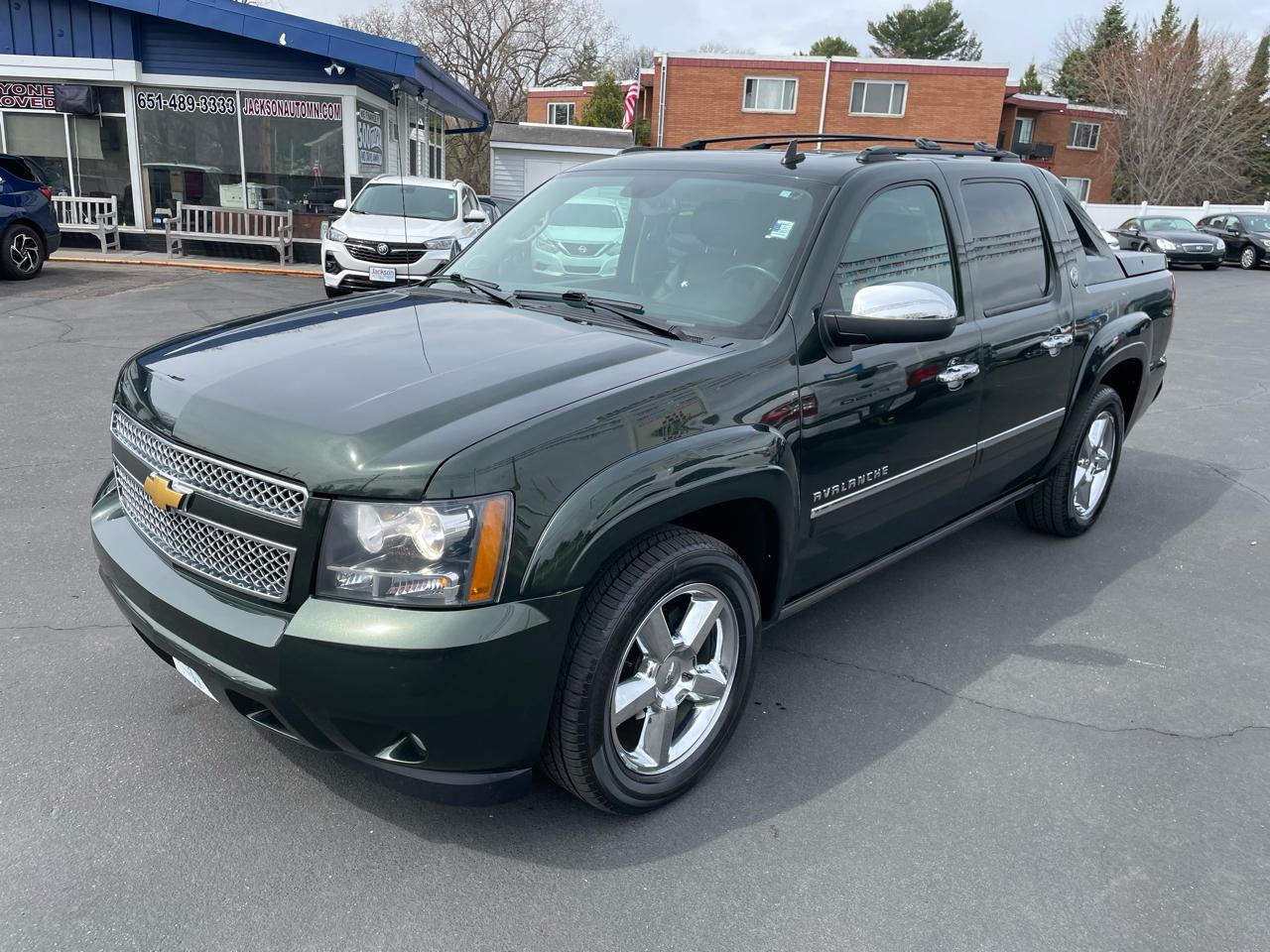 Chevrolet Avalanche 4WD Crew Cab LTZ 2013