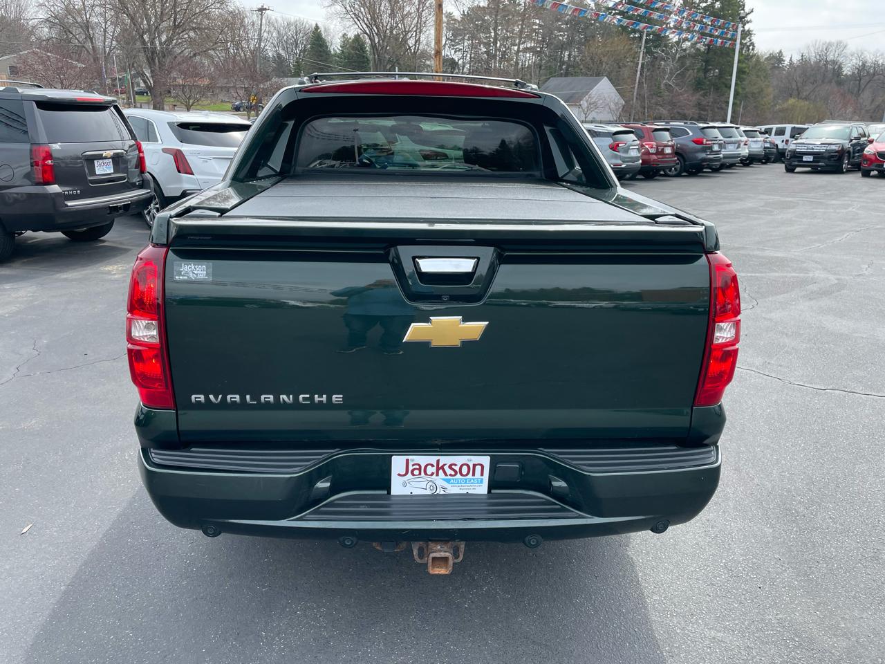 Chevrolet Avalanche 4WD Crew Cab LTZ 2013