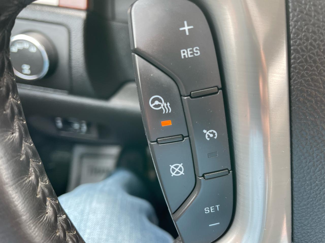 Chevrolet Avalanche 4WD Crew Cab LTZ 2013