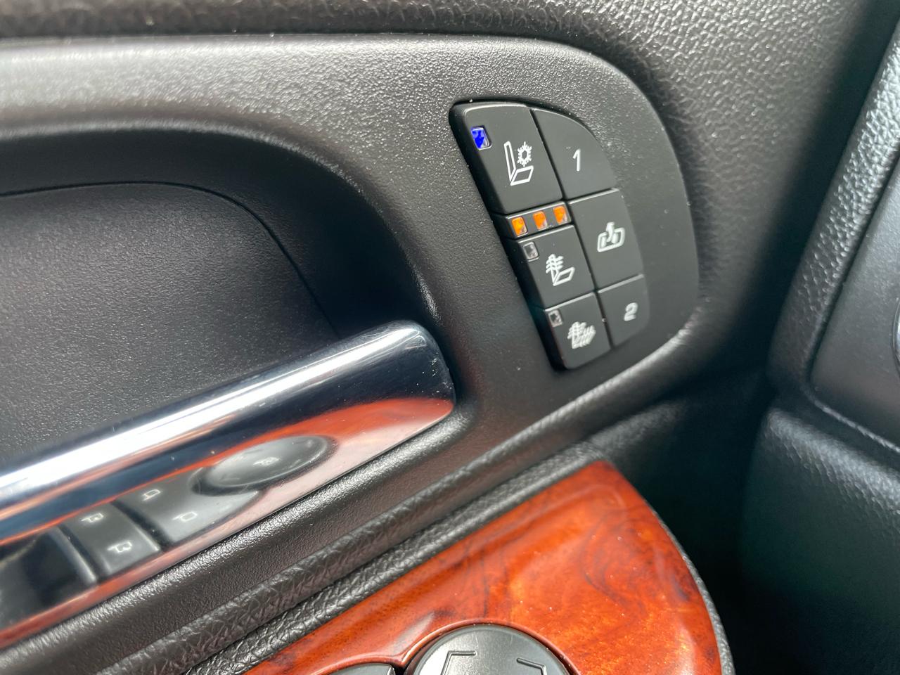 Chevrolet Avalanche 4WD Crew Cab LTZ 2013