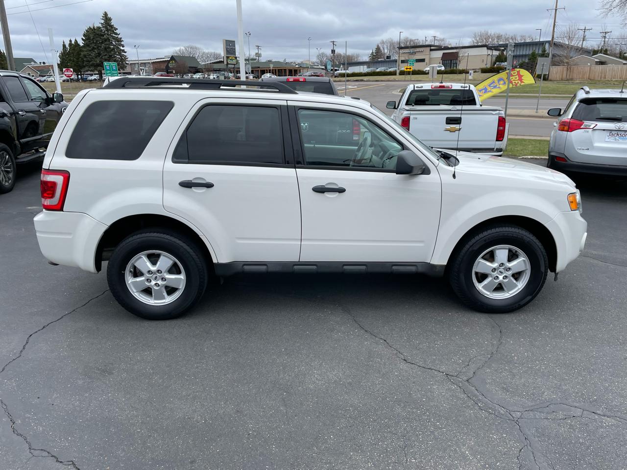 View vehicle photo 2