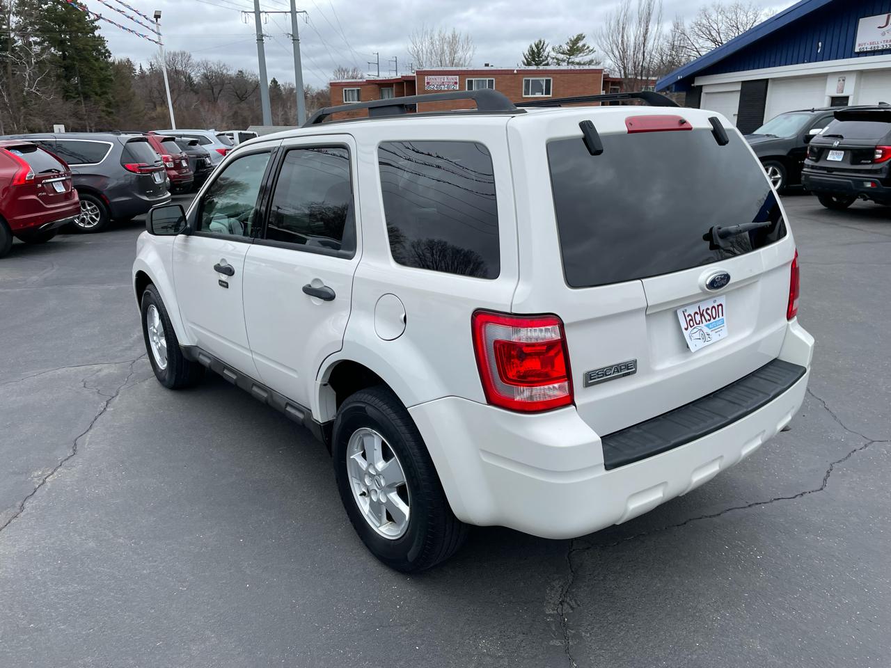 View vehicle photo 5