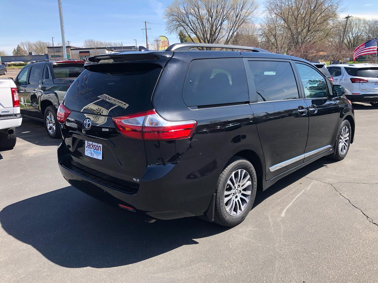 Toyota Sienna XLE Auto Access Seat FWD 7-Passenger (Natl) 2018