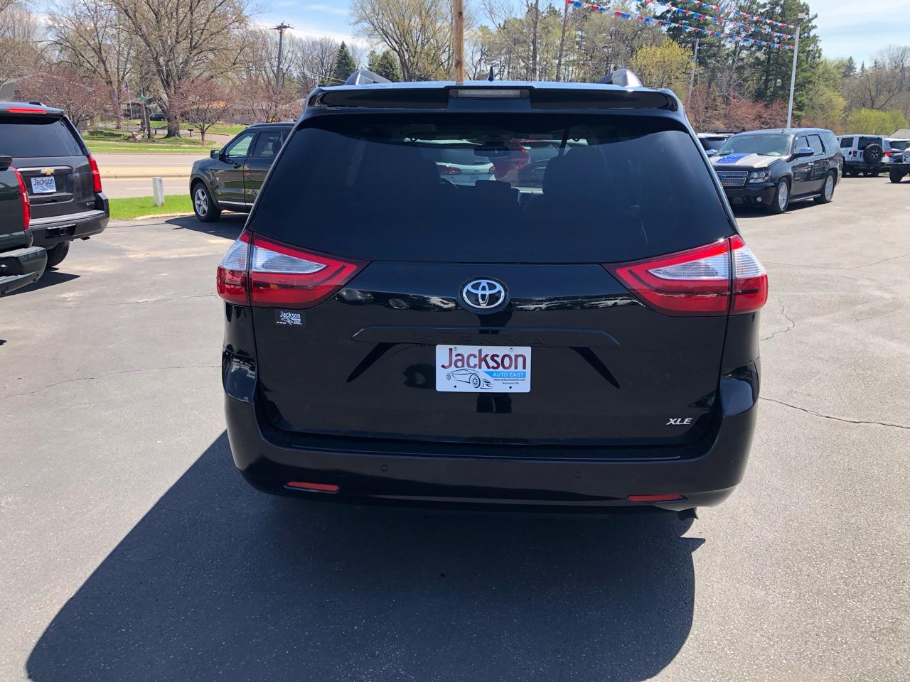 Toyota Sienna XLE Auto Access Seat FWD 7-Passenger (Natl) 2018
