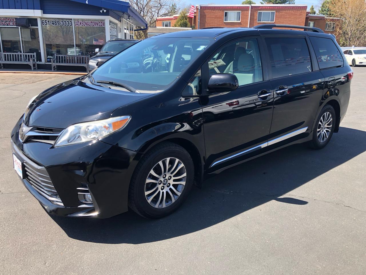 Toyota Sienna XLE Auto Access Seat FWD 7-Passenger (Natl) 2018