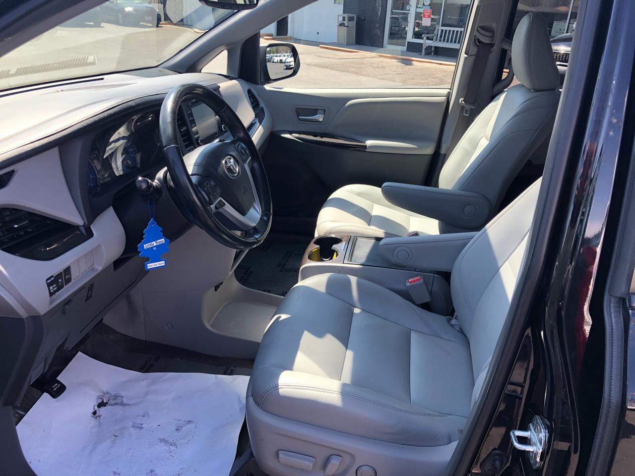 Toyota Sienna XLE Auto Access Seat FWD 7-Passenger (Natl) 2018