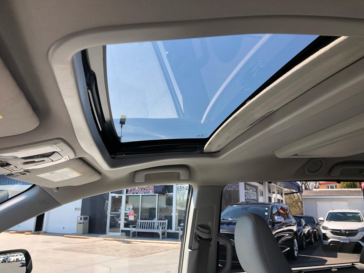 Toyota Sienna XLE Auto Access Seat FWD 7-Passenger (Natl) 2018