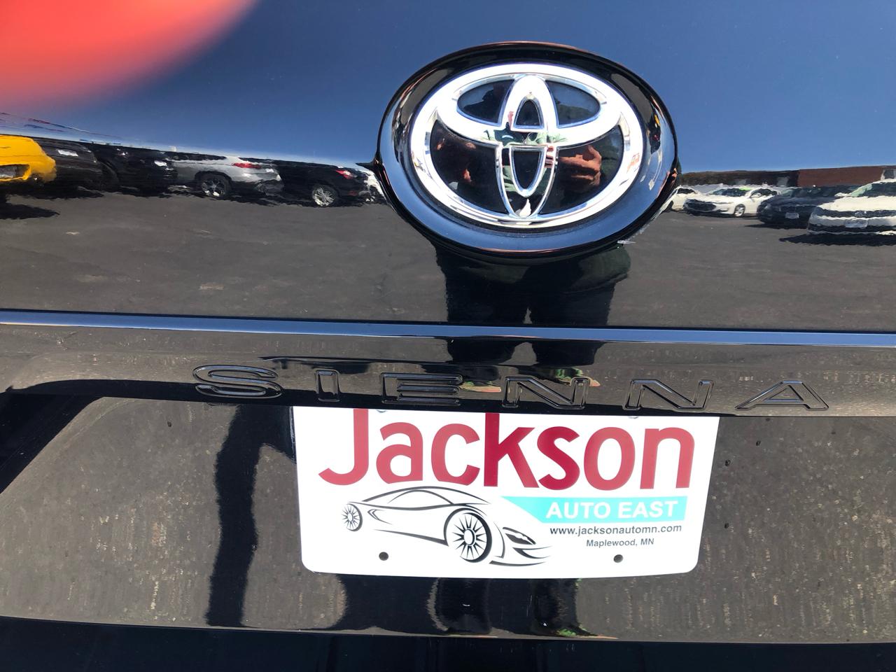 Toyota Sienna XLE Auto Access Seat FWD 7-Passenger (Natl) 2018