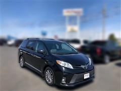 2018 Toyota Sienna 