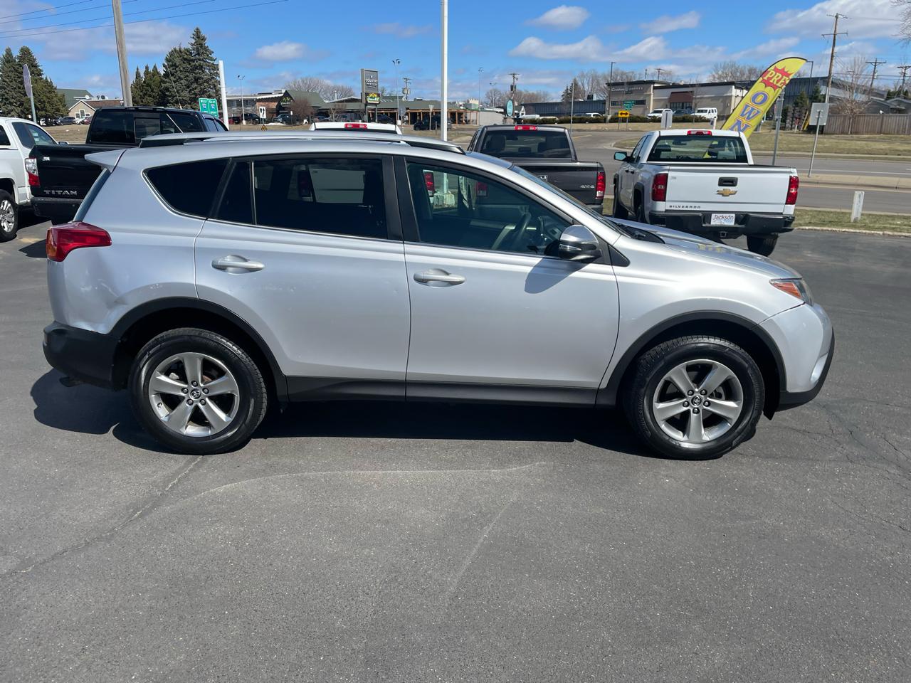 Toyota RAV4 AWD 4dr XLE (Natl) 2015