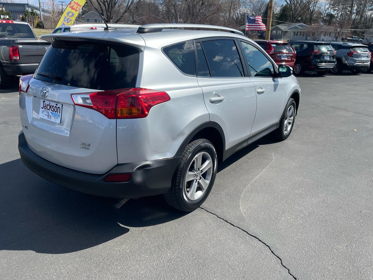 Toyota RAV4 AWD 4dr XLE (Natl) 2015