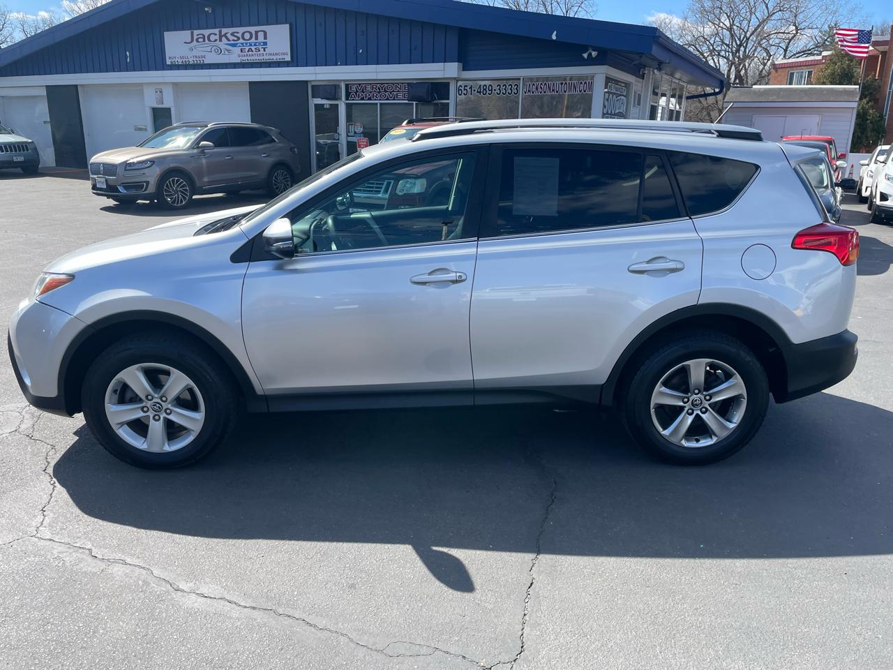 Toyota RAV4 AWD 4dr XLE (Natl) 2015