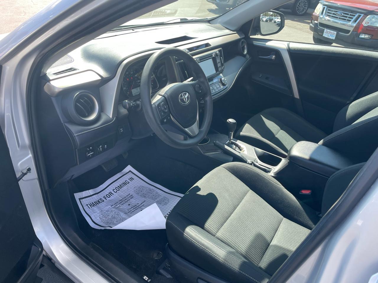 Toyota RAV4 AWD 4dr XLE (Natl) 2015