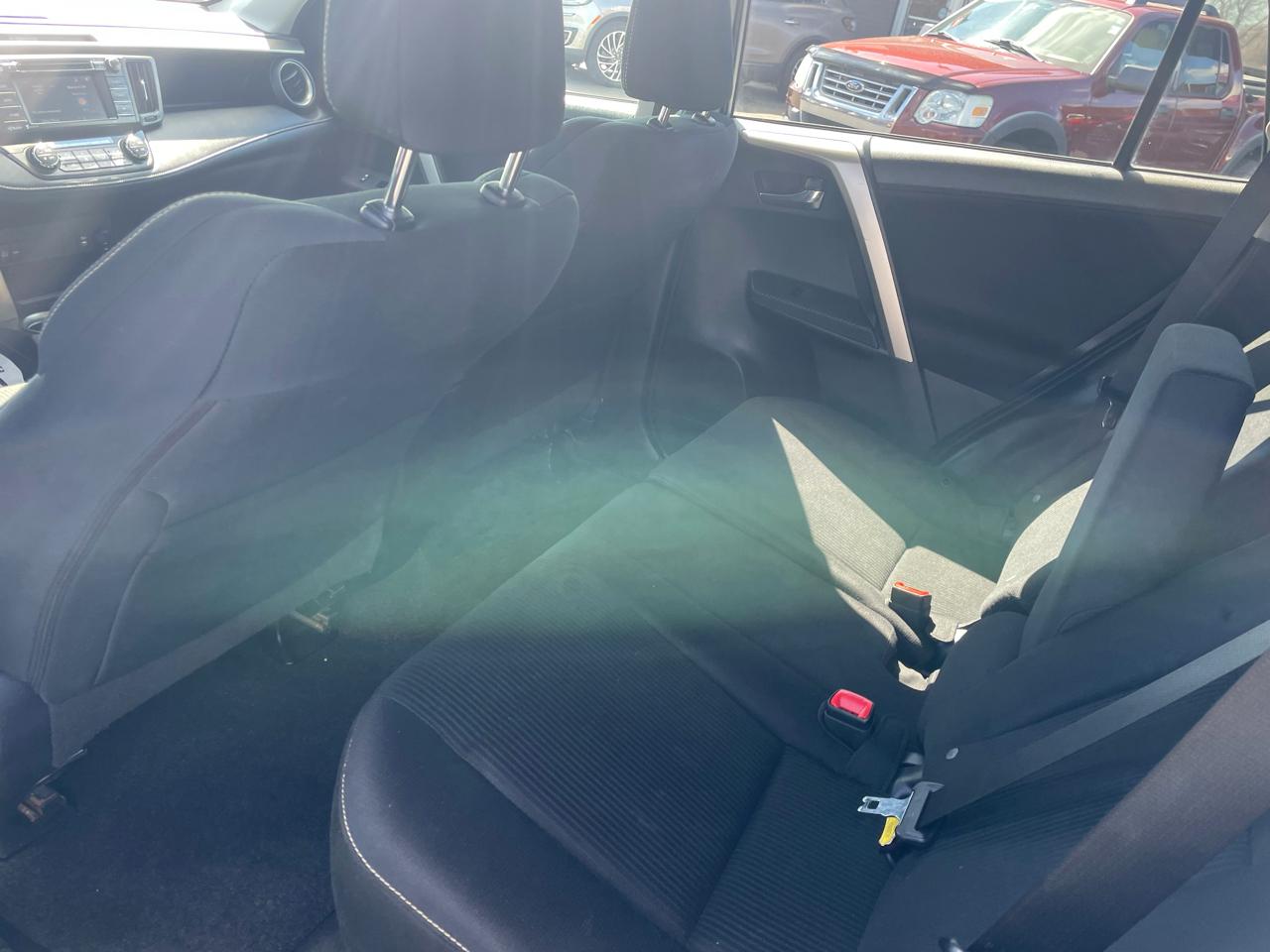 Toyota RAV4 AWD 4dr XLE (Natl) 2015