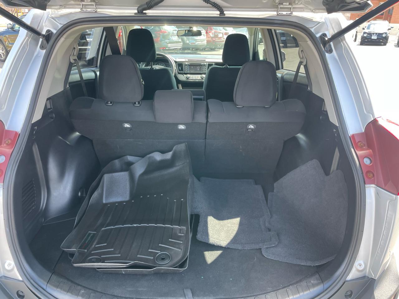 Toyota RAV4 AWD 4dr XLE (Natl) 2015