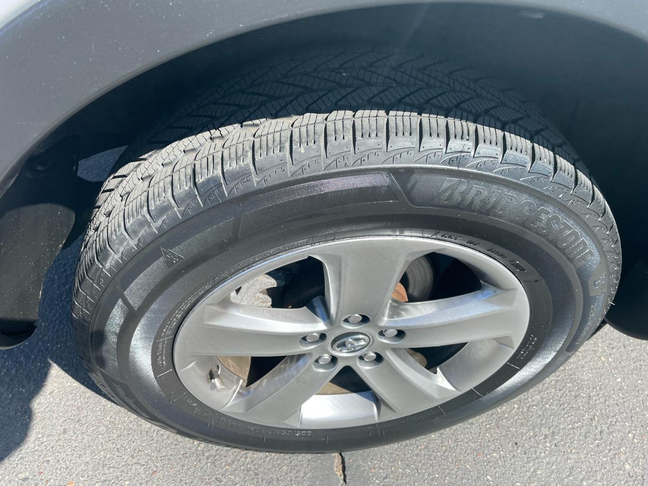 Toyota RAV4 AWD 4dr XLE (Natl) 2015