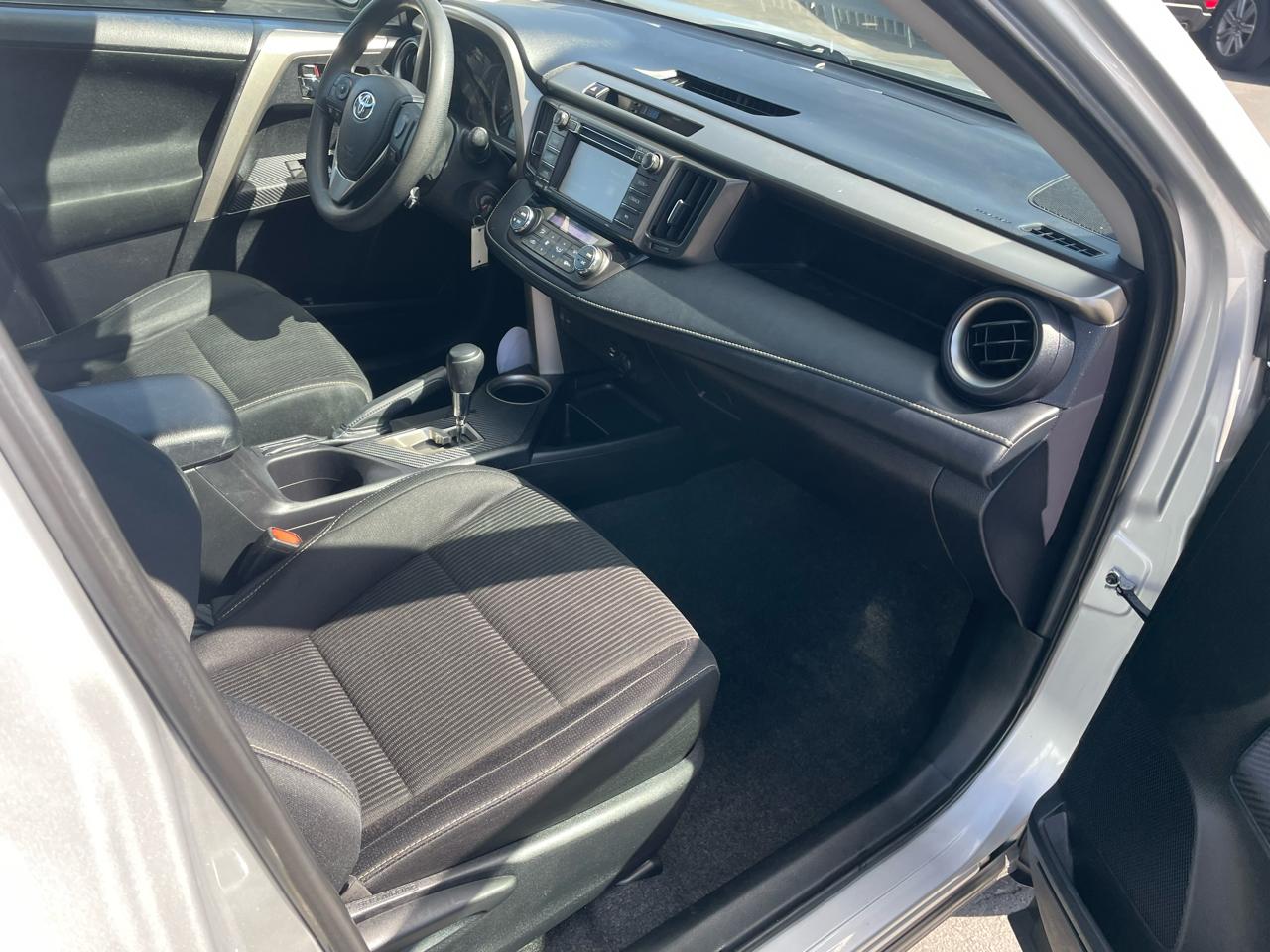 Toyota RAV4 AWD 4dr XLE (Natl) 2015