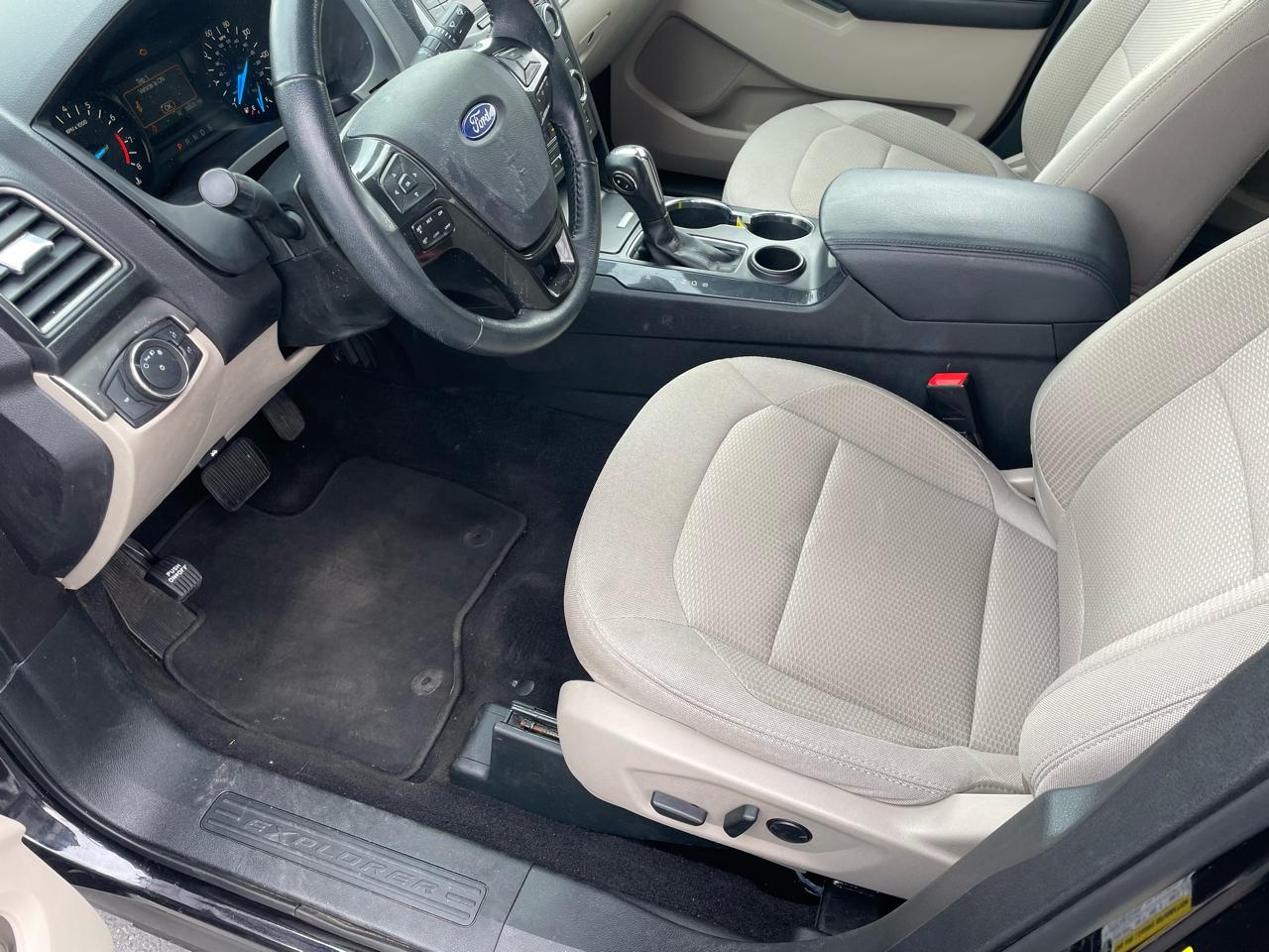 Ford Explorer XLT FWD 2019